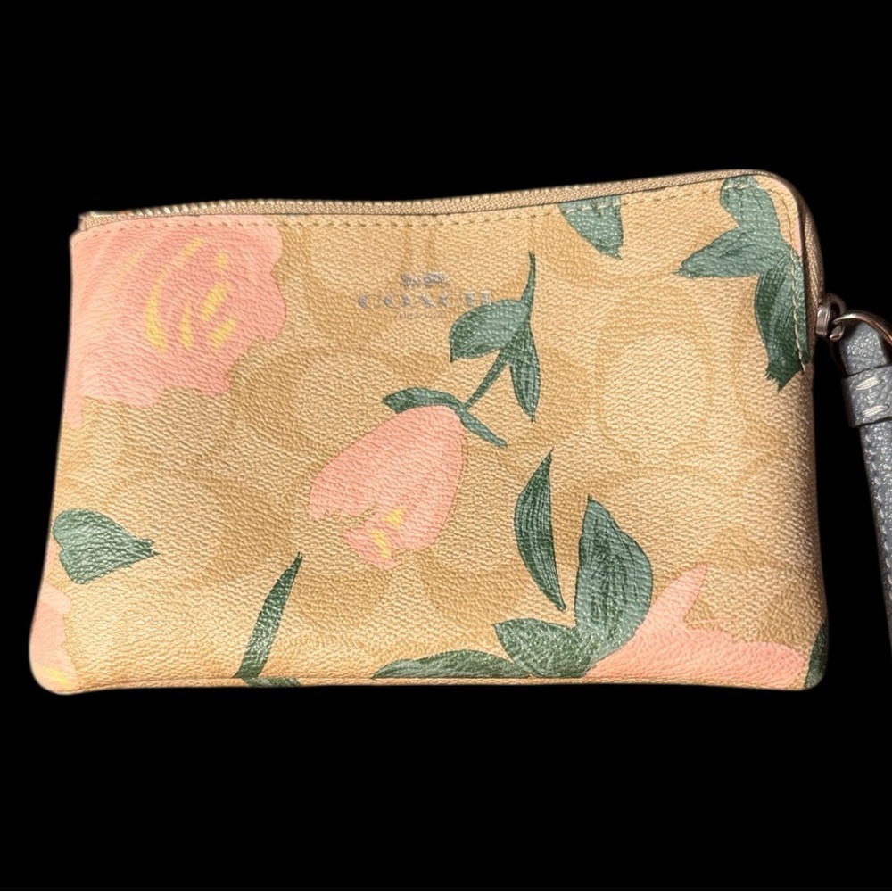 COACH Corner Zip Wristlet Camo Rose Floral print F26291 LT KHAKI BLUSH MULTI